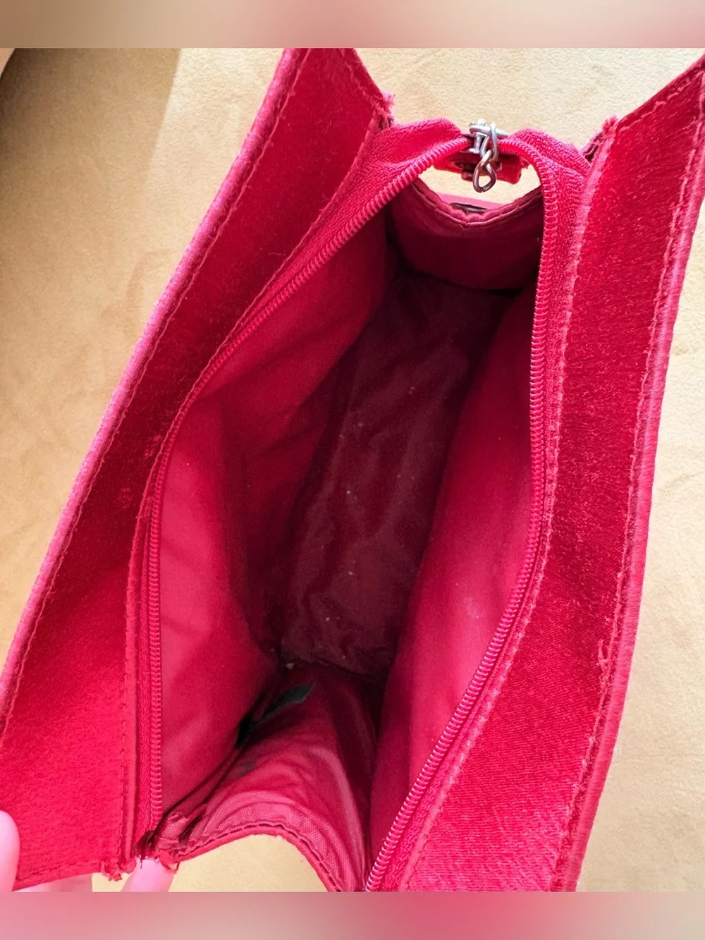 YSL Parfums Red Satin Cosmetic Makeup Bag Zip Travel Pouch Vanity Case